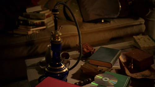 Still frame 7 from Breaking Bad Season 4 Episode 1