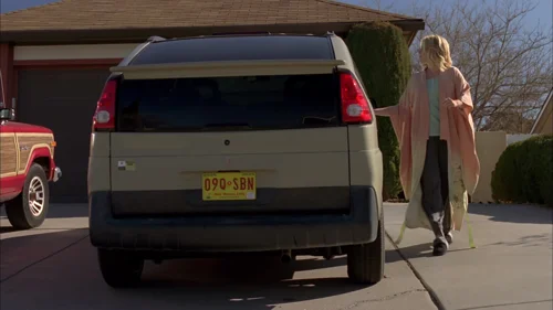 Still frame 16 from Breaking Bad Season 4 Episode 1
