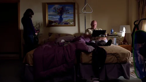 Still frame 32 from Breaking Bad Season 4 Episode 1