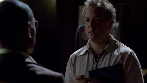 Still frame 3 from Breaking Bad Season 4 Episode 1