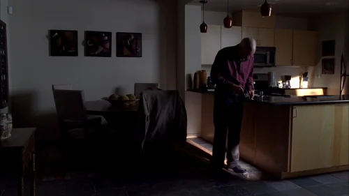 Still frame 19 from Breaking Bad Season 4 Episode 2