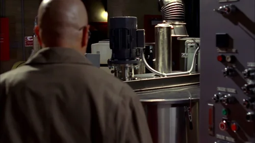 Still frame 29 from Breaking Bad Season 4 Episode 2