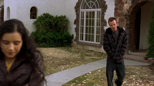 Still frame 32 from Breaking Bad Season 4 Episode 2