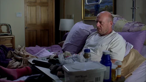 Still frame 12 from Breaking Bad Season 4 Episode 3