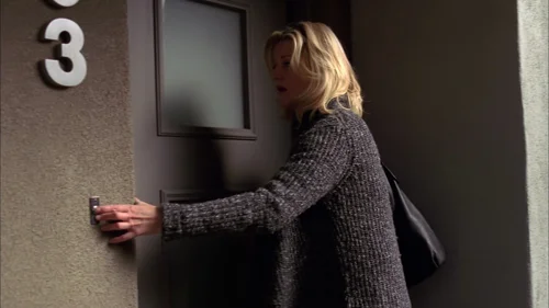 Still frame 4 from Breaking Bad Season 4 Episode 3