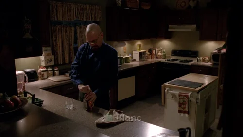 Still frame 11 from Breaking Bad Season 5 Episode 1