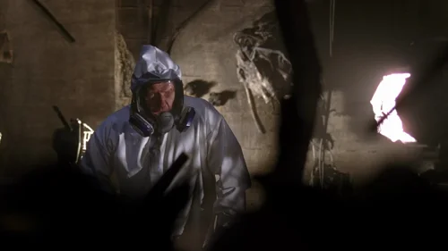 Still frame 18 from Breaking Bad Season 5 Episode 1