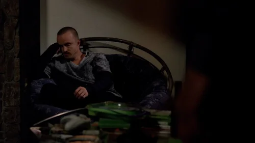 Still frame 32 from Breaking Bad Season 5 Episode 1