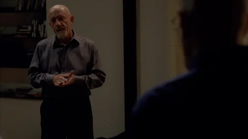 Still frame 33 from Breaking Bad Season 5 Episode 1