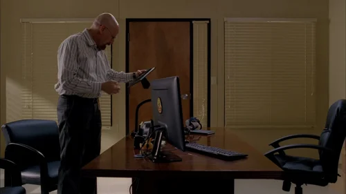 Still frame 11 from Breaking Bad Season 5 Episode 5