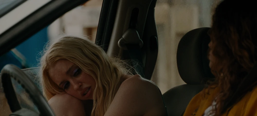 Still frame 32 from Euphoria Season 3 Episode 1