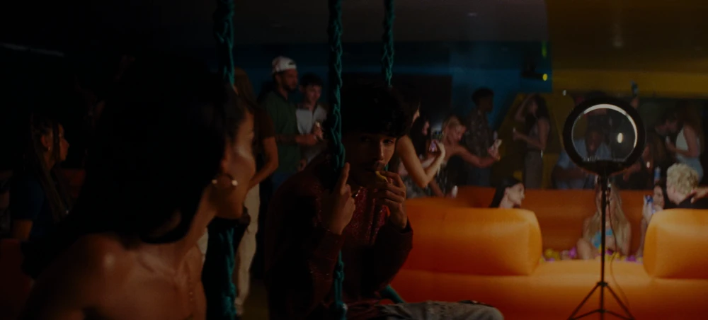 Still frame 10 from Euphoria Season 3 Episode 2