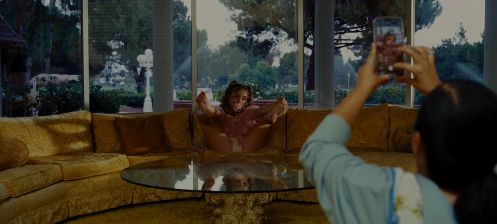 Still frame 68 from Euphoria Season 3 Episode 2
