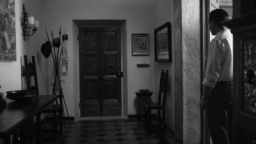Still frame 15 from Ripley Season 1 Episode 5