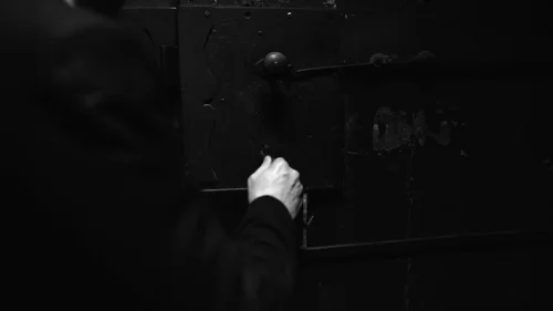 Still frame 56 from Ripley Season 1 Episode 8